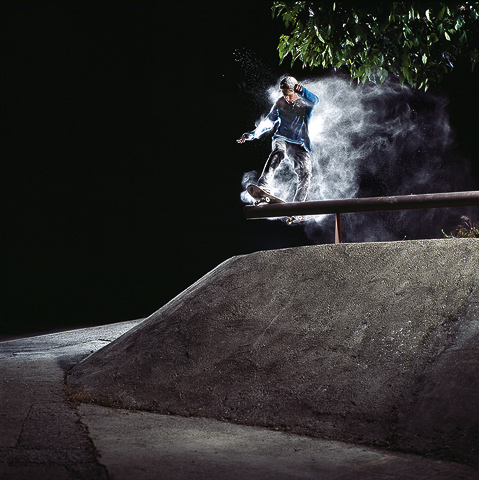 Roberto Alegría - Dust